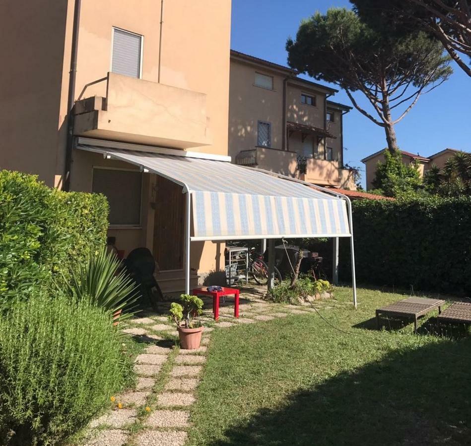 Fregene Summer Beach Fregenae Bagian luar foto